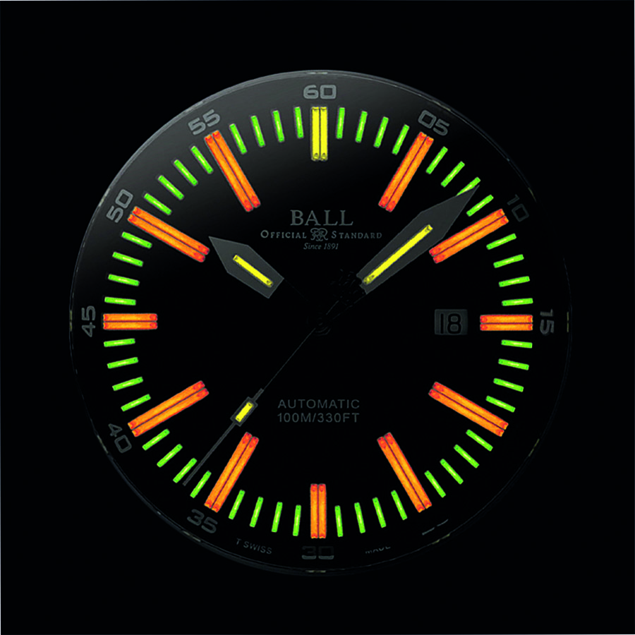 Leuchtstoffröhren einer Ball-Watch-Uhr